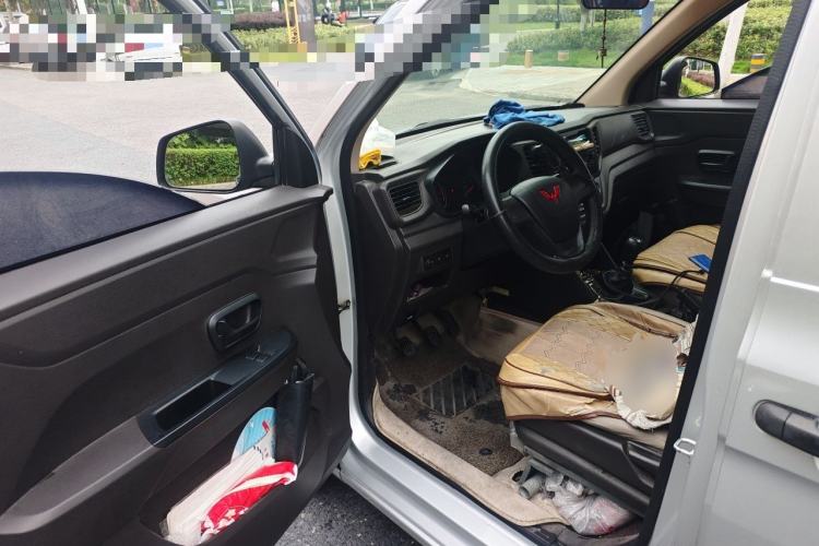 Used Wuling Hongguang V 2021 1.5L Jingqu Version LAR Driver Seat