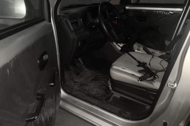 Used Wuling Hongguang V 2021 1.5L Refreshed Enjoyment Edition LAR Driver Seat