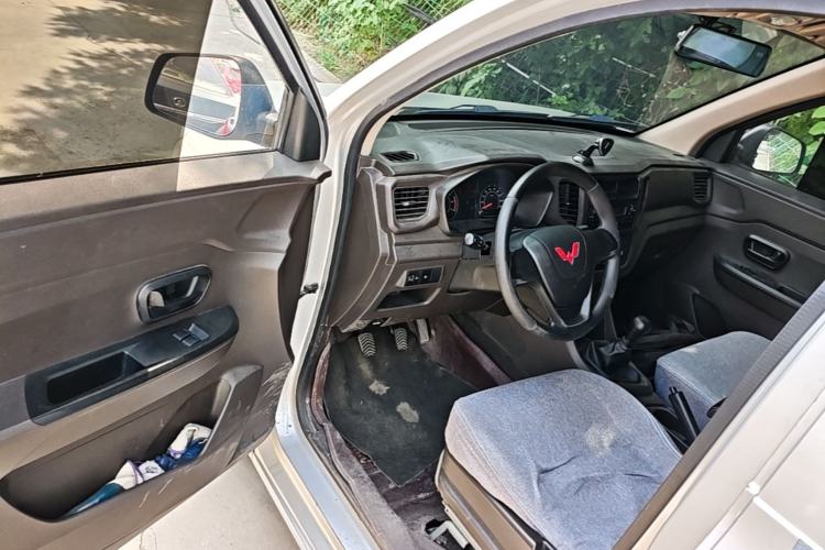 Used Wuling Hongguang V 2021 1.5L Jingqu Edition Enclosed-Window Vehicle LAR Driver Seat