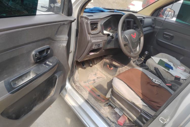 Used Wuling Hongguang V 2021 1.5L Jingqu Edition Enclosed-Window Vehicle LAR Driver Seat