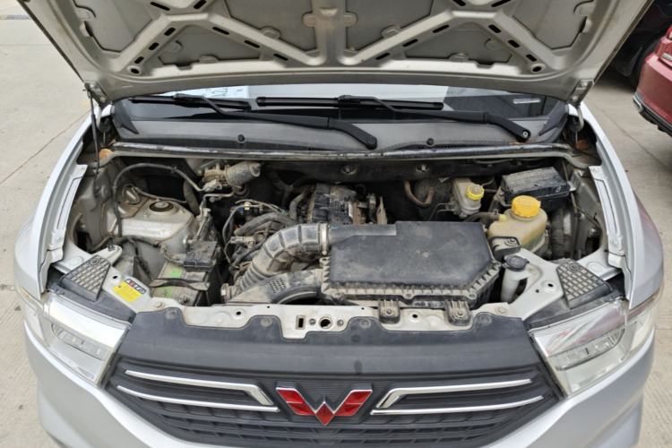 Used Wuling Hongguang V 2021 1.5L Jingqu Version LAR Engine Bay