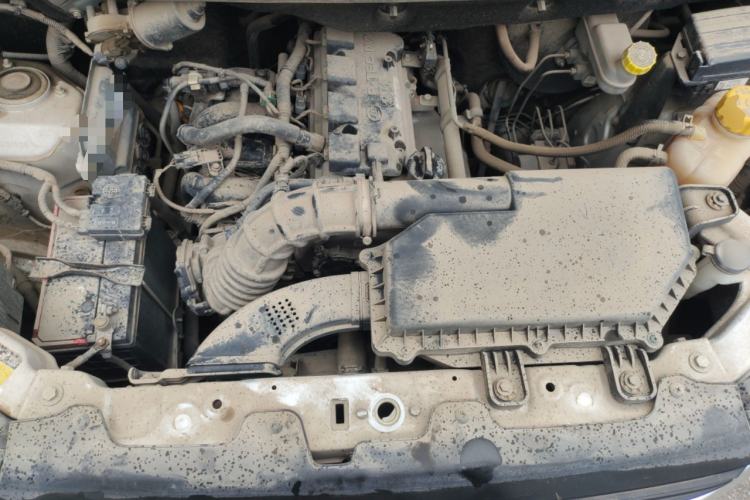 Used Wuling Hongguang V 2021 1.5L Jingqu Edition Enclosed-Window Vehicle LAR Engine Bay