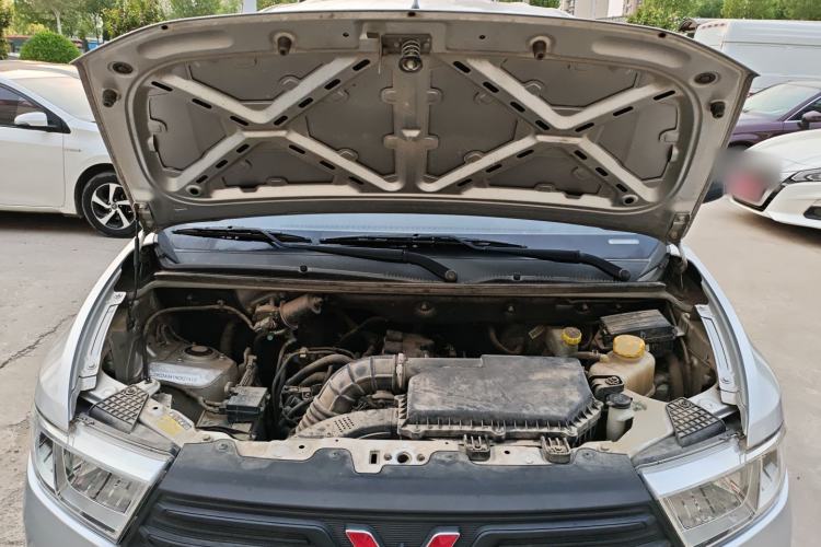 Used Wuling Hongguang V 2021 1.5L Jingqu Edition Enclosed-Window Vehicle LAR Engine Bay