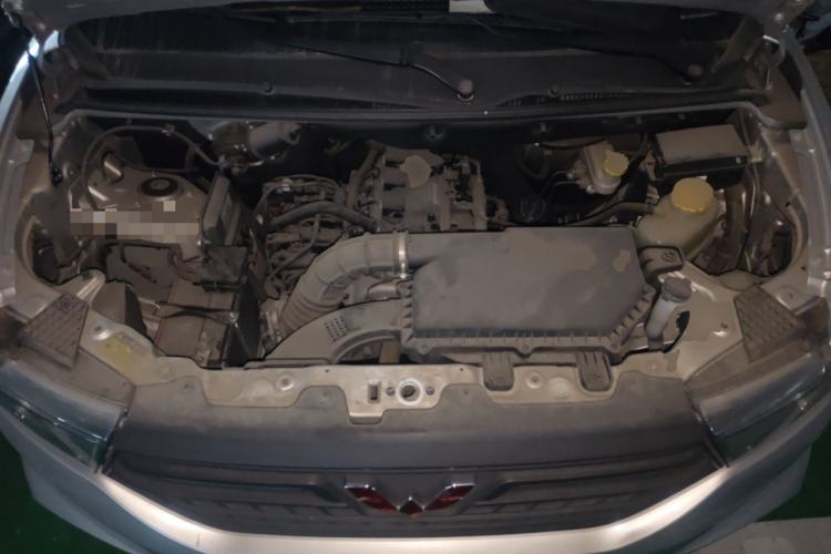 Used Wuling Hongguang V 2021 1.5L Jingqu Edition Enclosed-Window Vehicle LAR Engine Bay