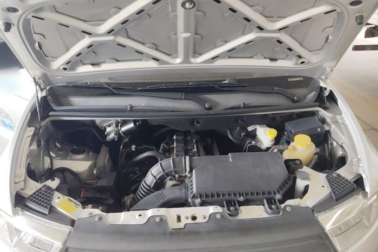 Used Wuling Hongguang V 2021 1.5L Jingqu Edition Enclosed-Window Vehicle LAR Engine Bay