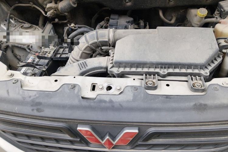 Used Wuling Hongguang V 2021 1.5L Jingqu Edition Enclosed-Window Vehicle LAR Engine Bay