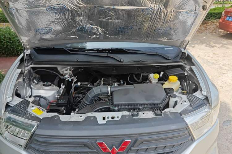 Used Wuling Hongguang V 2021 1.5L Refreshed Enjoyment Edition LAR Engine Bay
