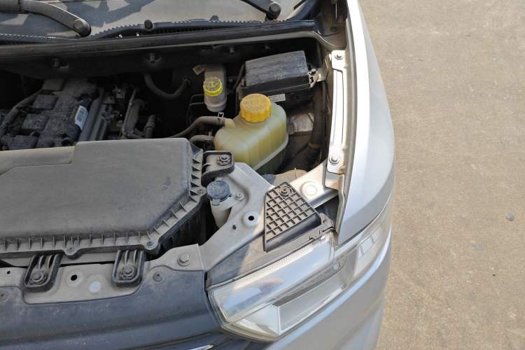 Used Wuling Hongguang V 2021 1.5L Refreshed Enjoyment Edition LAR Engine Bay Left