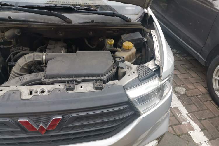 Used Wuling Hongguang V 2021 1.5L Jingqu Version LAR Engine Bay Left