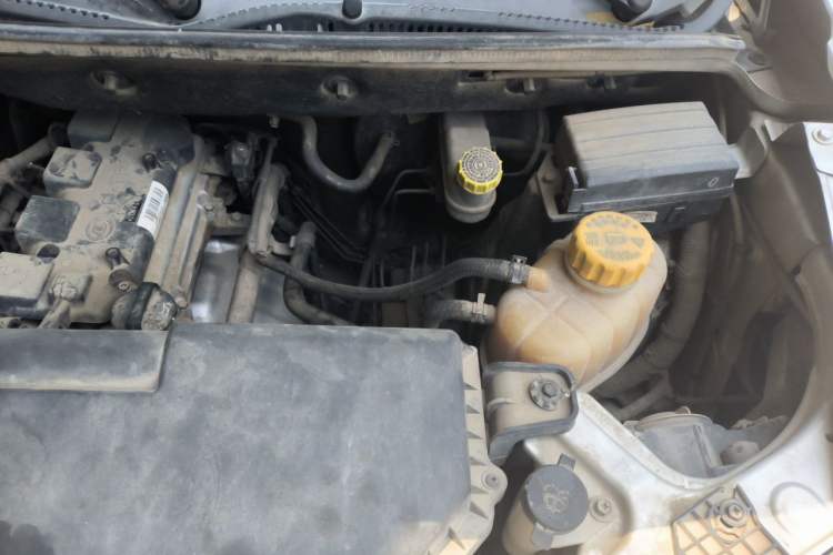 Used Wuling Hongguang V 2021 1.5L Jingqu Version LAR Engine Bay Left