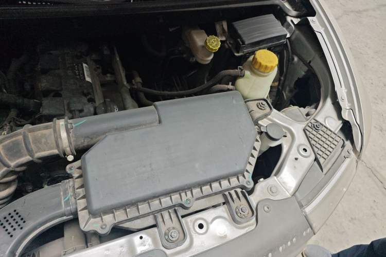 Used Wuling Hongguang V 2021 1.5L Jingqu Version LAR Engine Bay Left