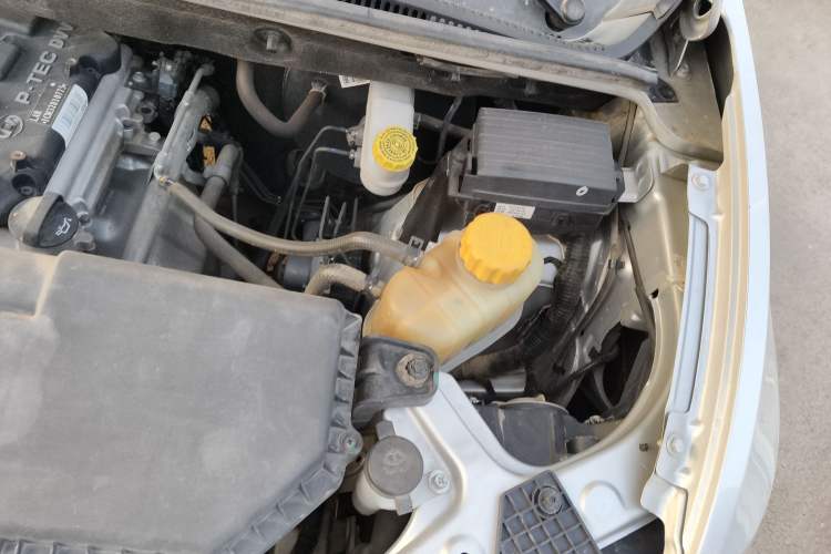 Used Wuling Hongguang V 2021 1.5L Jingqu Edition Enclosed-Window Vehicle LAR Engine Bay Left