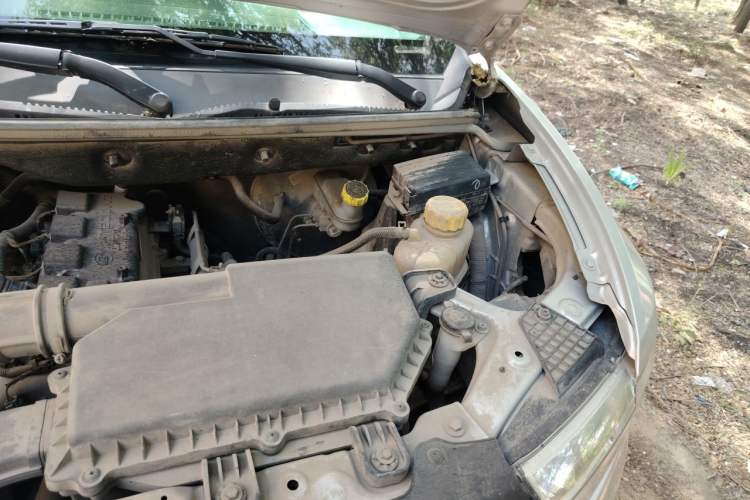 Used Wuling Hongguang V 2021 1.5L Jingqu Edition Enclosed-Window Vehicle LAR Engine Bay Left