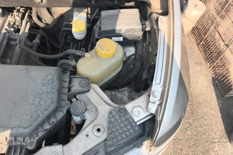 Used Wuling Hongguang V 2021 1.5L Jingqu Version LAR Engine Bay Left
