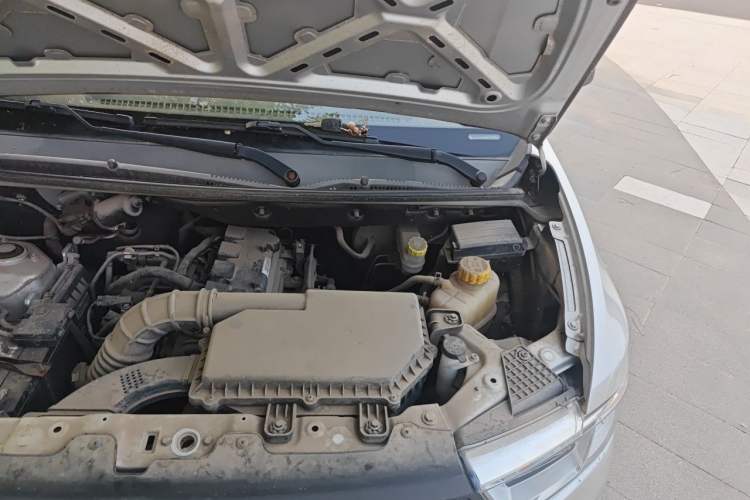 Used Wuling Hongguang V 2021 1.5L Jingqu Version LAR Engine Bay Left