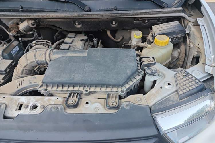 Used Wuling Hongguang V 2021 1.5L Jingqu Version LAR Engine Bay Left