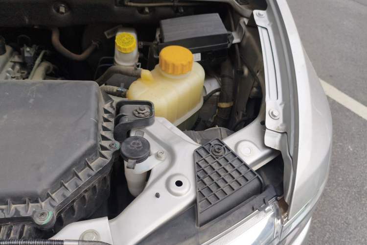 Used Wuling Hongguang V 2021 1.5L Jingqu Version LAR Engine Bay Left