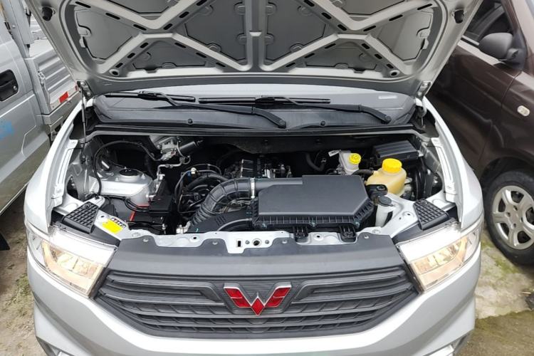 Used Wuling Hongguang V 2021 1.5L Jingqu Version LAR Engine Bay