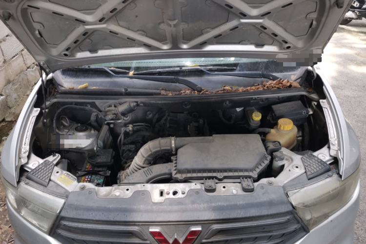 Used Wuling Hongguang V 2021 1.5L Jingqu Edition Enclosed-Window Vehicle LAR Engine Bay