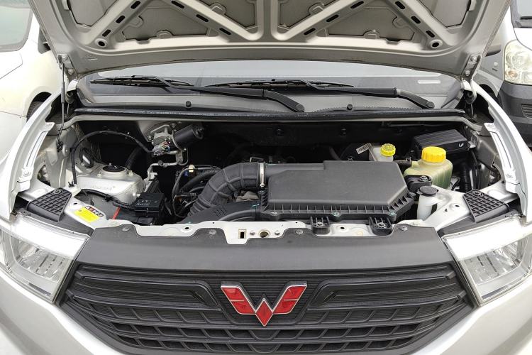 Used Wuling Hongguang V 2021 1.5L Jingqu Edition Enclosed-Window Vehicle LAR Engine Bay