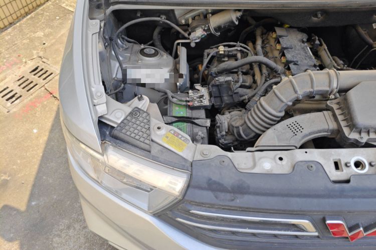 Used Wuling Hongguang V 2021 1.5L Refreshed Enjoyment Edition LAR Engine Bay Right