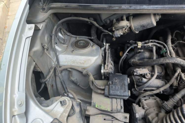 Used Wuling Hongguang V 2021 1.5L Jingqu Version LAR Engine Bay Right