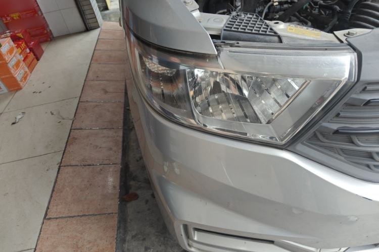 Used Wuling Hongguang V 2021 1.5L Jingqu Version LAR Engine Bay Right