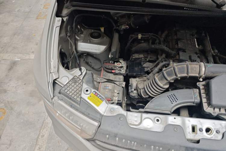 Used Wuling Hongguang V 2021 1.5L Jingqu Version LAR Engine Bay Right
