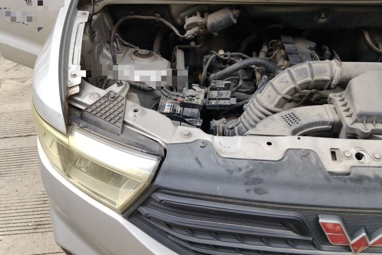 Used Wuling Hongguang V 2021 1.5L Jingqu Edition Enclosed-Window Vehicle LAR Engine Bay Right