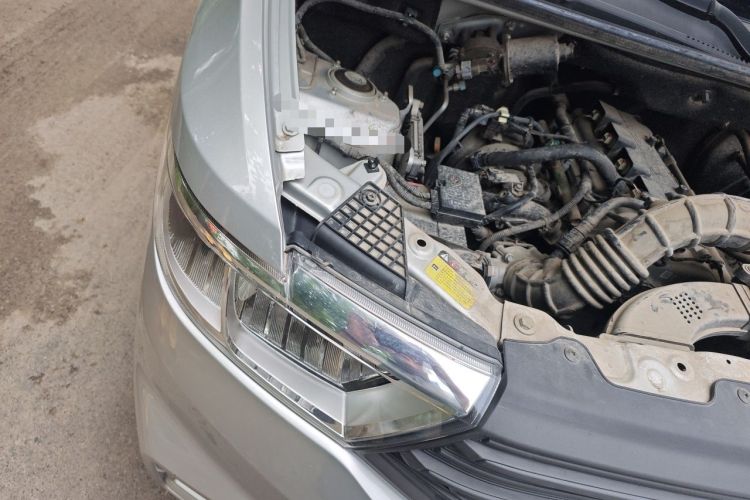 Used Wuling Hongguang V 2021 1.5L Jingqu Edition Enclosed-Window Vehicle LAR Engine Bay Right