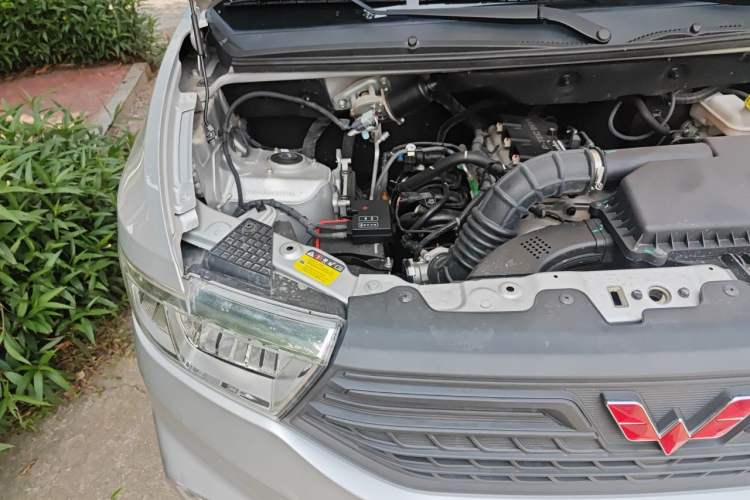 Used Wuling Hongguang V 2021 1.5L Refreshed Enjoyment Edition LAR Engine Bay Right