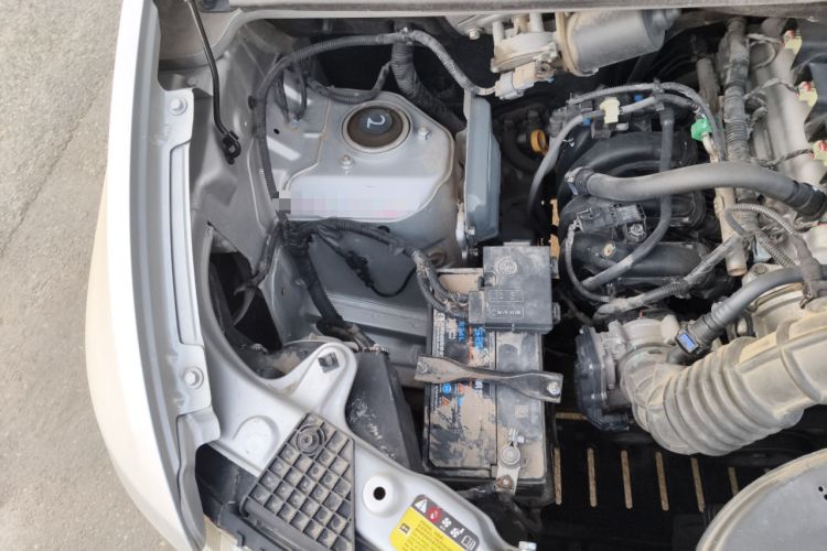 Used Wuling Hongguang V 2021 1.5L Jingqu Edition Enclosed-Window Vehicle LAR Engine Bay Right