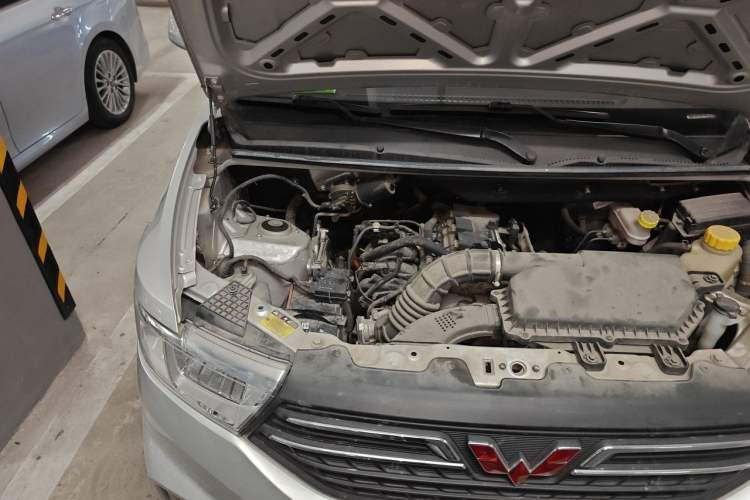 Used Wuling Hongguang V 2021 1.5L Enjoyment Edition LAR Engine Bay Right