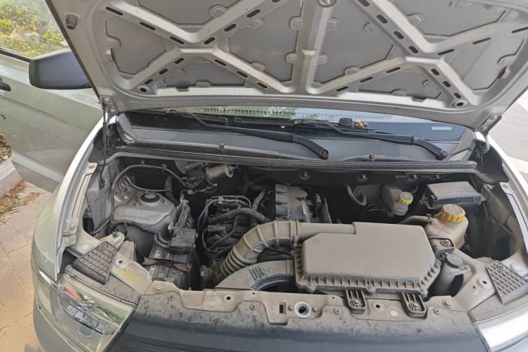 Used Wuling Hongguang V 2021 1.5L Jingqu Version LAR Engine Bay Right
