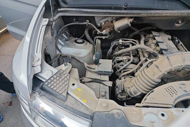 Used Wuling Hongguang V 2021 1.5L Jingqu Version LAR Engine Bay Right