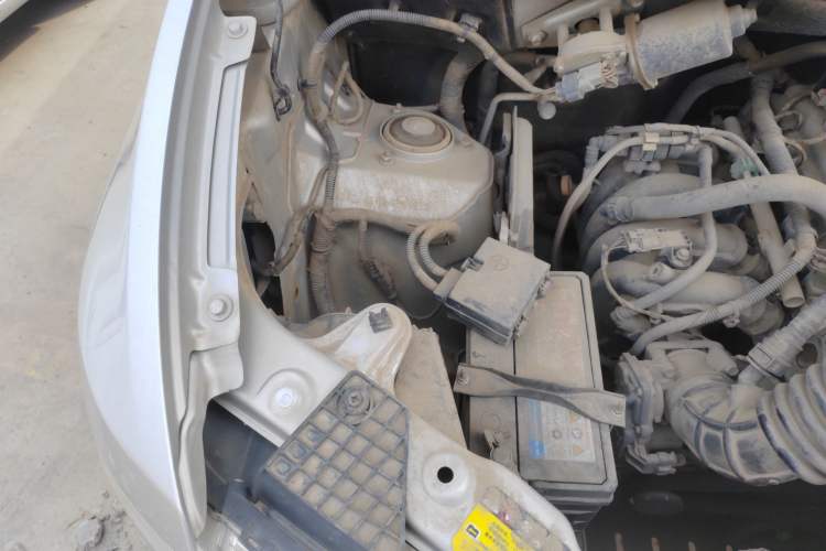 Used Wuling Hongguang V 2021 1.5L Jingqu Edition Enclosed-Window Vehicle LAR Engine Bay Right