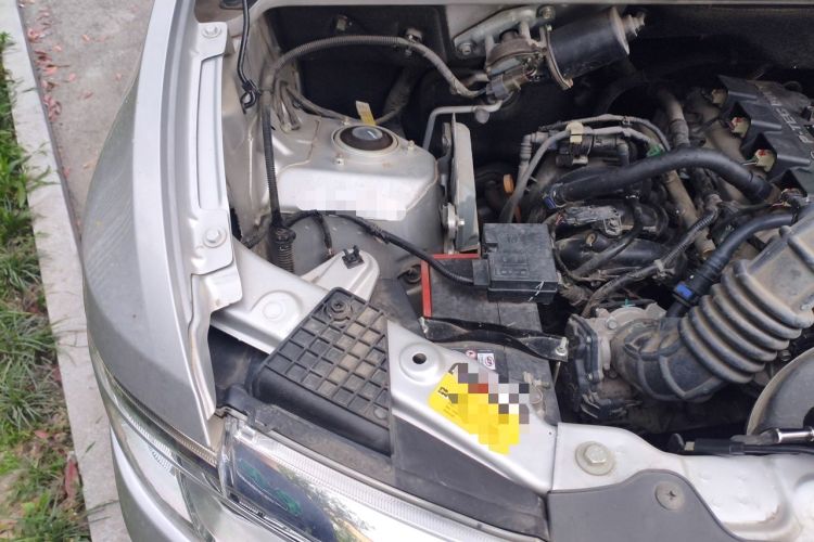 Used Wuling Hongguang V 2021 1.5L Jingqu Version LAR Engine Bay Right