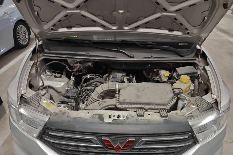 Used Wuling Hongguang V 2021 1.5L Enjoyment Edition LAR Engine Bay
