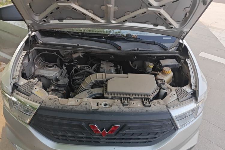 Used Wuling Hongguang V 2021 1.5L Jingqu Version LAR Engine Bay
