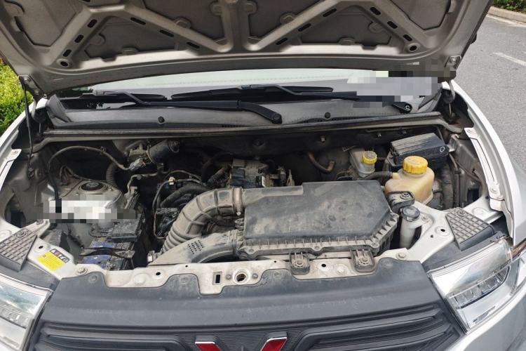 Used Wuling Hongguang V 2021 1.5L Jingqu Version LAR Engine Bay
