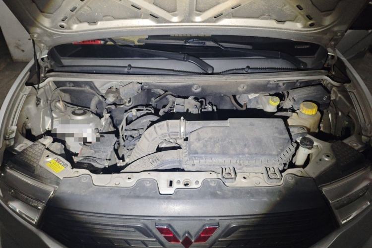 Used Wuling Hongguang V 2021 1.5L Jingqu Edition Enclosed-Window Vehicle LAR Engine Bay