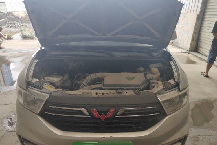 Used Wuling Hongguang V 2021 1.5L Refreshed Enjoyment Edition LAR Engine Bay