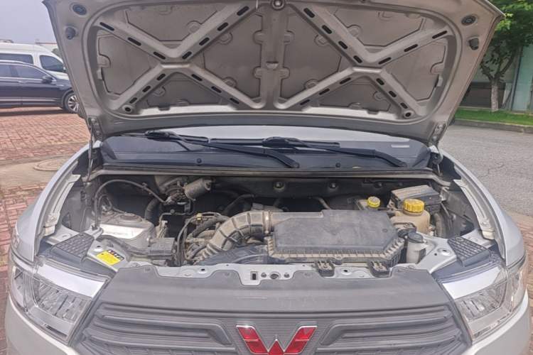 Used Wuling Hongguang V 2021 1.5L Jingqu Version LAR Engine Bay