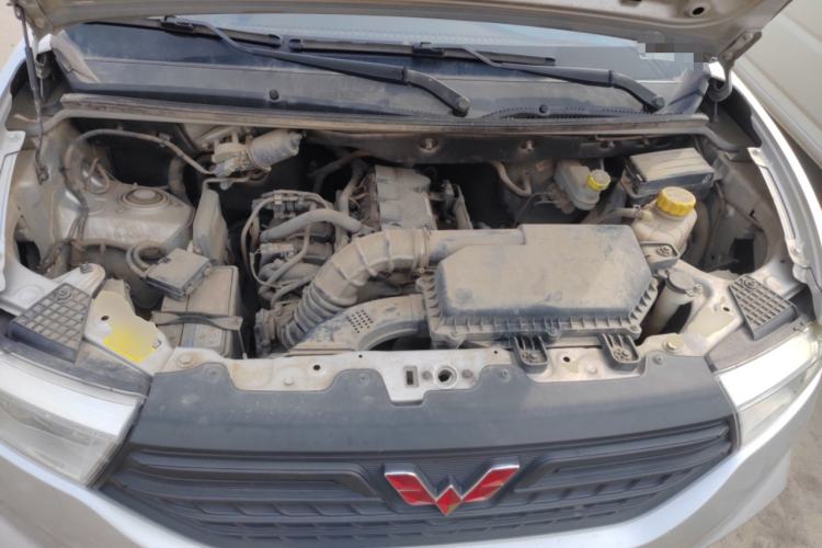 Used Wuling Hongguang V 2021 1.5L Jingqu Edition Enclosed-Window Vehicle LAR Engine Bay