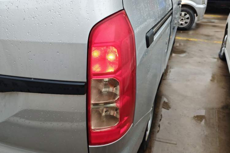 Used Wuling Hongguang V 2021 1.5L Jingqu Version LAR Exterior 3