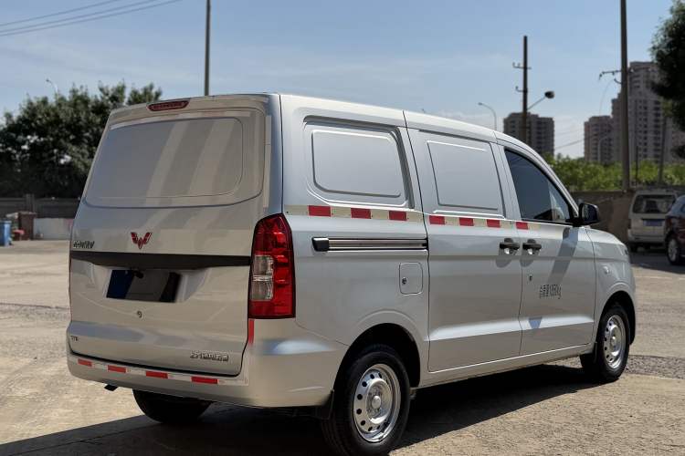 Used Wuling Hongguang V 2021 1.5L Jingqu Edition Enclosed-Window Vehicle LAR Exterior 3