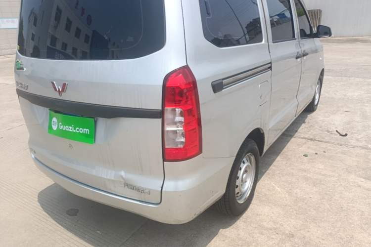 Used Wuling Hongguang V 2021 1.5L Jingqu Version LAR Exterior 3