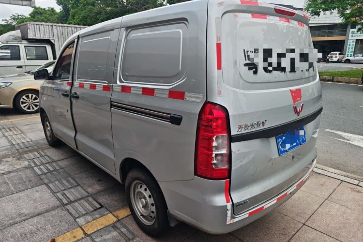 Used Wuling Hongguang V 2021 1.5L Jingqu Edition Enclosed-Window Vehicle LAR Exterior 3