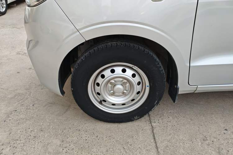 Used Wuling Hongguang V 2021 1.5L Jingqu Edition Enclosed-Window Vehicle LAR Exterior 4
