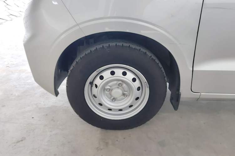 Used Wuling Hongguang V 2021 1.5L Jingqu Edition Enclosed-Window Vehicle LAR Exterior 4